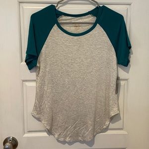 🌻 3 for $20 🌻 - Fornia Tee NWT